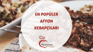 Afyon kebapçılarından sucuk döner ve tandır çorbası servis edilen bir sofra görünümü