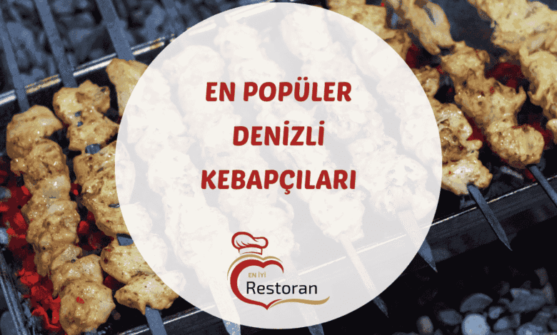 Denizli tandır kebabı, söğüş tabağı ve pide ile birlikte ahşap masada servis edilirken