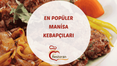 Manisa kebapçısında bakır tabakta tereyağıyla servis edilen ince çekilmiş köfte ve pide