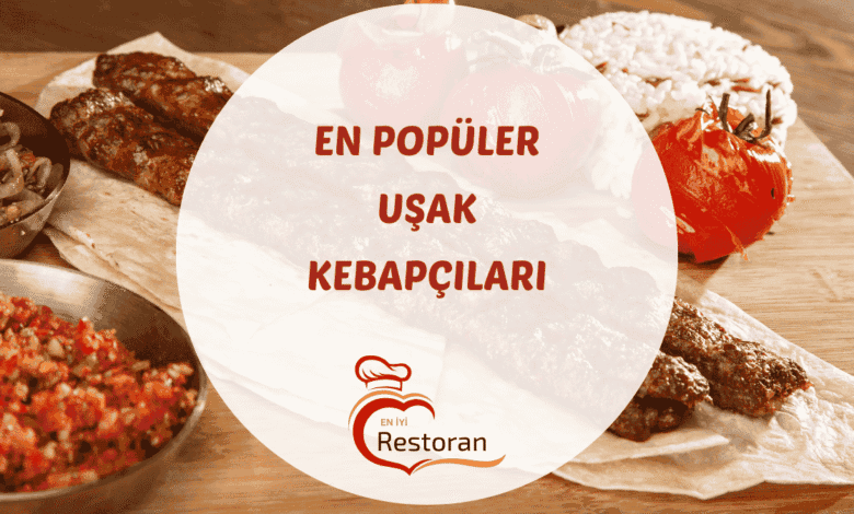 Uşak sokak aralarında ızgaradan duman yükselen bir kebapçının mangal başı görünümü